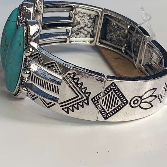 Western Tribal Turquoise Stretch Bracelet - Picture 8 of 8